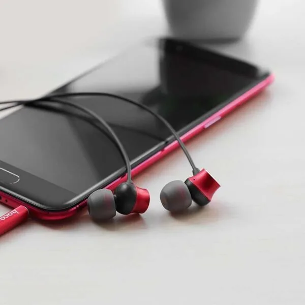 M51 Proper sound universal earphones with mic 3