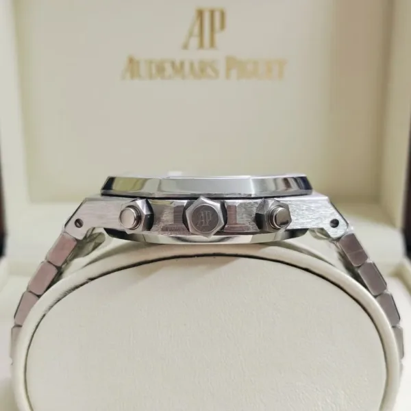 Audemars Piguet Royal Oak Chronograph 6